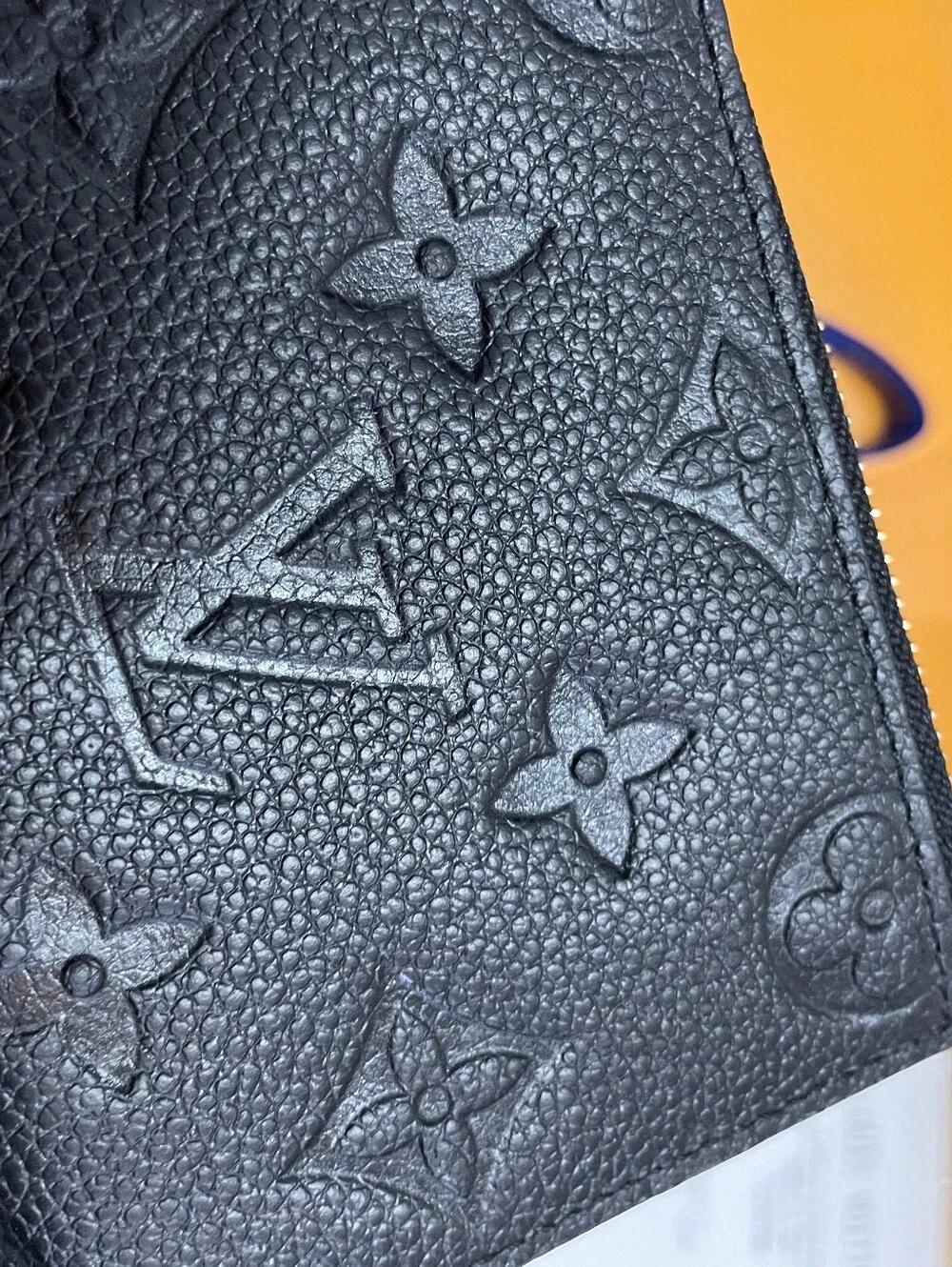 Louis Vuitton compact lisa